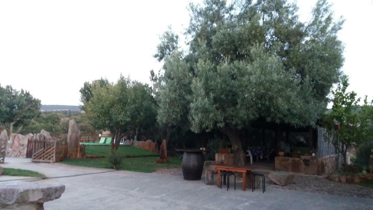 Agriturismo Sa E Padedda Mores Exterior foto